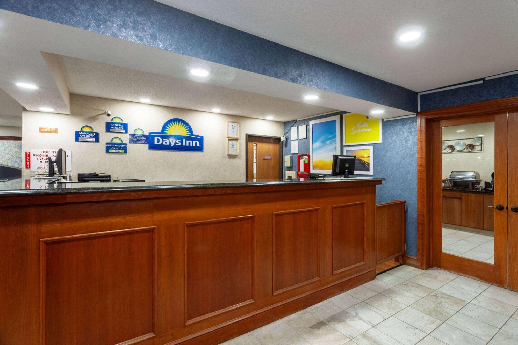 Days Inn By Wyndham Wooster Exterior photo